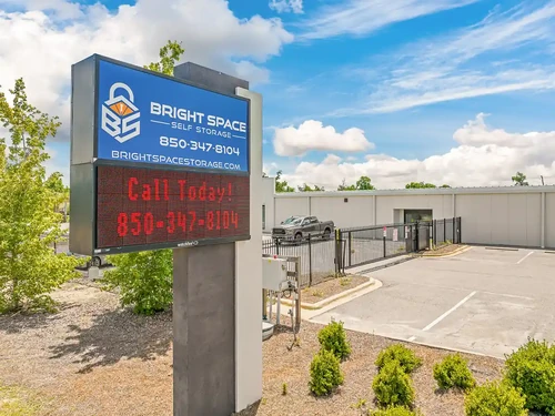 Bright Space Self Storage storage facility exterior view